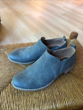 Slip-On Leather Ankle Shoes in Slate gray